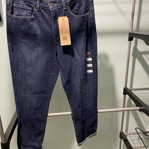 Levi’s  Sculpt Classic Crop Mid Rise 10/ W30